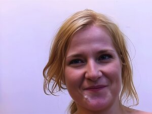 Mollige blonde milf mit großem Arsch liebt es, großen Schwanz zu