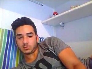 Heißester italienischer Junge mit super sexy großem haarigem Arsch,