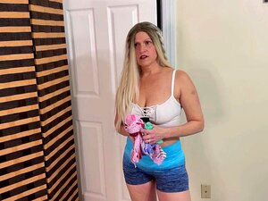 Regime de venda de cuecas da madrasta e do enteado torna-se duro