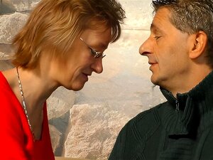Kinky Nonna Manuela Mostra il suo Cattivo Sesso Competenze Su