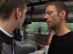 Roccos Psycho Cuties #06, Szene #04, Die gebräunte, langbeinige,