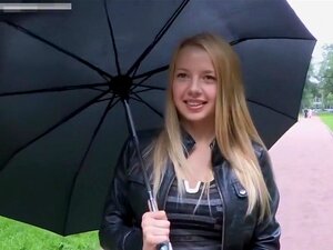Sex-Casting für eine blonde Teenagerin