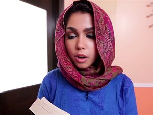  Vollbusiger muslimischer Hijab, der süße nach Hardcore-Sex