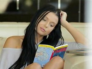 21Sextury XXX Video: Blaze, ihr Name ist Vicky Blaze... ein Name, der