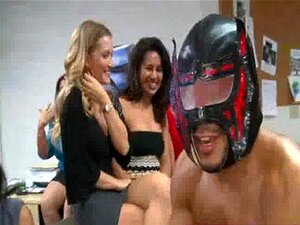 38 Putes folles de fête au sperme 245