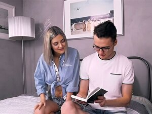 Bücherwurm bekommt einen Sexpreis