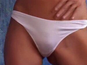 Jamie Huxley Finger durch ihre Unterhosen. Wir haben Jaie Huxley in