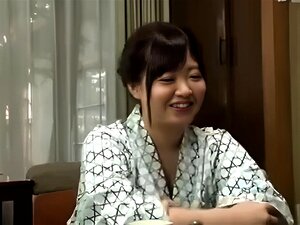 Ulkona söpö biseksuaali kolmen kimppa