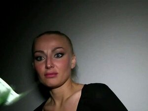 Creampie på tjejernas heta bröst. Brudarnas ivriga blowjob