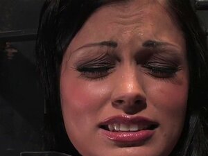 Incredibile scena fetish per adulti con le migliori pornostar Aria