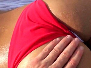 Riesentittige Amateurfreundin probiert zum ersten Mal Analsex aus,