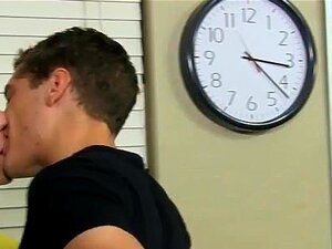 Gladde verse gay twink galerijen Jordan Ashton eindigt in nablijven
