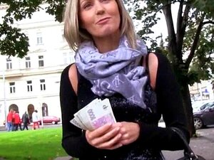 Amateur-Eurobabe Blanka wird ordentlich durchgefickt und bekommt eine