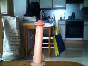 Gigantische dildo's in kont