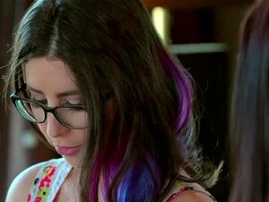 Η μητριά και η θετή κόρη τρίβουν το