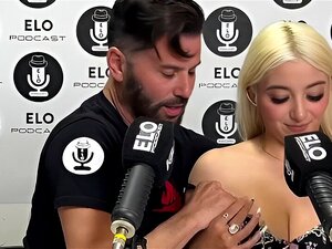LORE SOFIA ZEIGT IHRE NATÜRLICHEN GROßEN TITTEN MIT ELO PODCAST