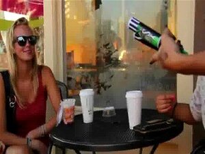 Schattige chick student ruilt seks voor wat extra geld 29