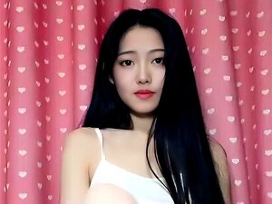 Tauche ein in die fesselnde Welt einer sexy japanischen Amateurin, die
