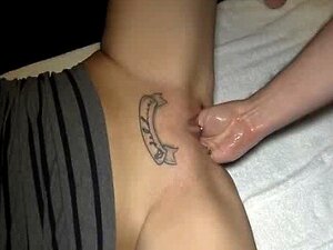 Vuistneuk mijn vriendin's losse kut tot ze klaarkomt