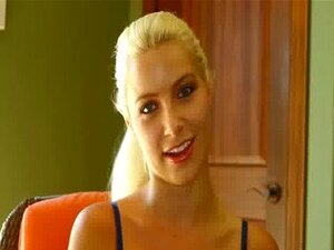 Fetish blond shows af