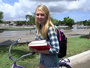 Blonde Enge Lil Lily Rader wird von Peter Green im Bus gehämmert