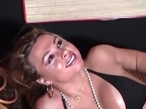 Glamorös blondin fotar sina stora tuttar och shedick, jag älskar