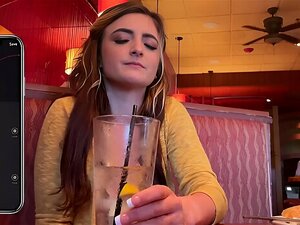 Sie steckte eine Liebe hinein, damit ihr Freund die Kontrolle