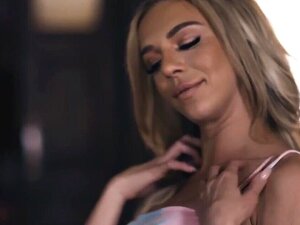 NYMPHO-Stiefmutter, die ich gerne ficken würde - Lesbo-Cougars