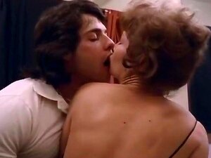 Diese klassische Alte lässt dich im Retro-Stil vor Lust vergehen.