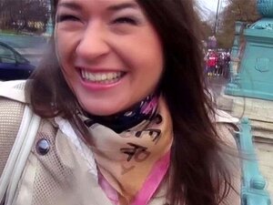 Reality-Amateurin aufgegabelt und ins Gesicht gespritzt