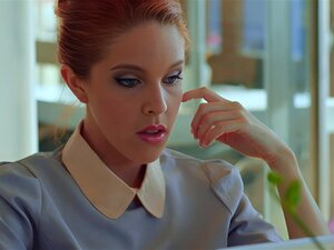 Romance novel writer redhead MILF från Spanien Amarna Miller blir