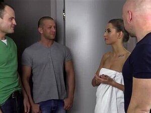 Ein harter Fick mitten in der Nacht