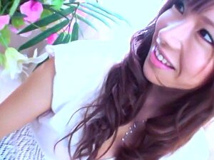 Unzensierte japanische Babe wird vollgespritzt. Unzensierte japanische