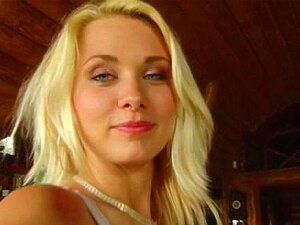 All Internal Blue Eyed Blondine Nora ist schüchtern, aber sie hat