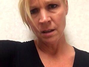 Erleben Sie das Nervenkitzel beim Zusehen, wie eine sexy blonde Milf