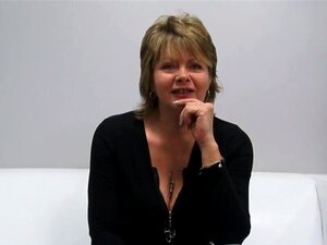 Die 53-jährige Drahomira fickt beim Casting