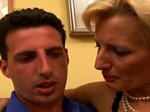 ITALIENISCHE MILF WIRD GEFICKT