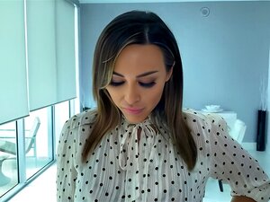 Heiße australische Stiefmutter leckt Arsch und fickt den Stiefsohn