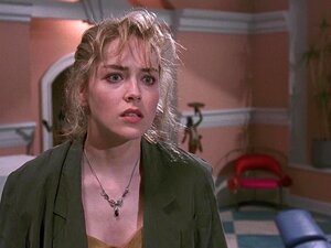 Sharon Stone -  Schere  03