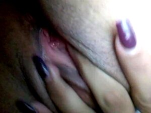 Figa milf messicana che viene forte sul suo dildo