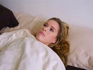 Lilly Ford schnappt sich und lutscht den dicken Schwanz ihres