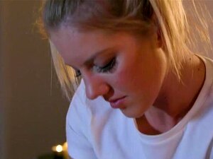 Masseuse Candice Dare hat Spaß daran, Georgia Jones etwas zu