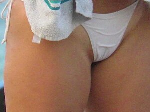 Heiße große Titten, oben ohne Amateur-Süße, Bikini-Strand, heiße