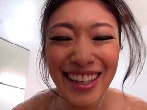 La lubrique asiatique reiko kobayakawa adore se faire baiser. Ce